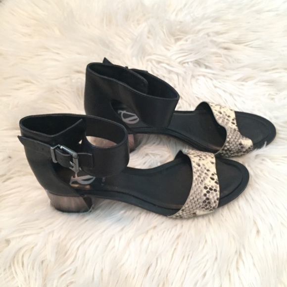 vero cuoio sandals price
